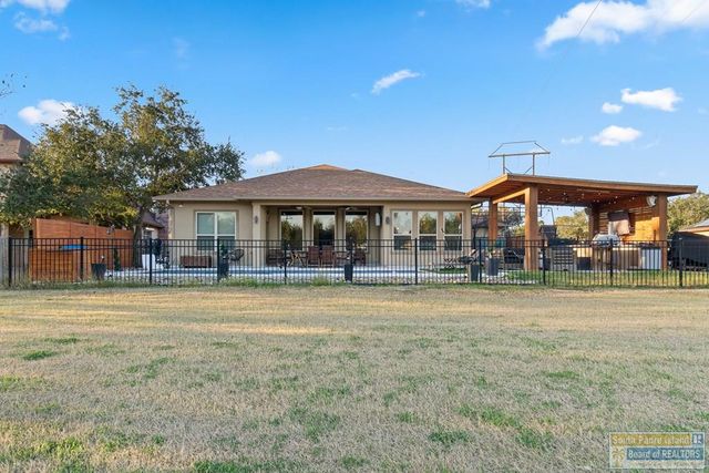 3002 Pinehurst Dr., Harlingen, TX 78550