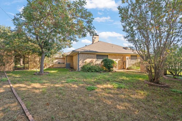 1605 Heather Court, Cleburne, TX 76033