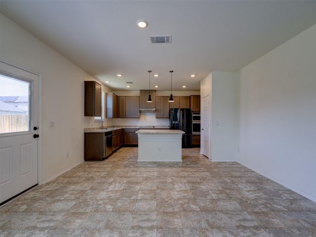 18517 Spotted Eagle LN, Elgin, TX 78621