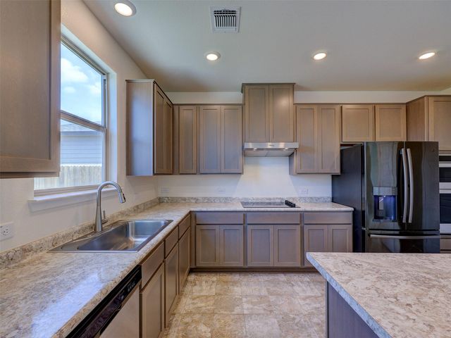 18517 Spotted Eagle LN, Elgin, TX 78621