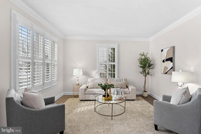 44020 RIVERPOINT DR, Leesburg, VA 20176