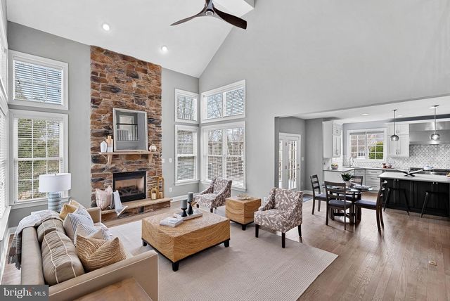 44020 RIVERPOINT DR, Leesburg, VA 20176