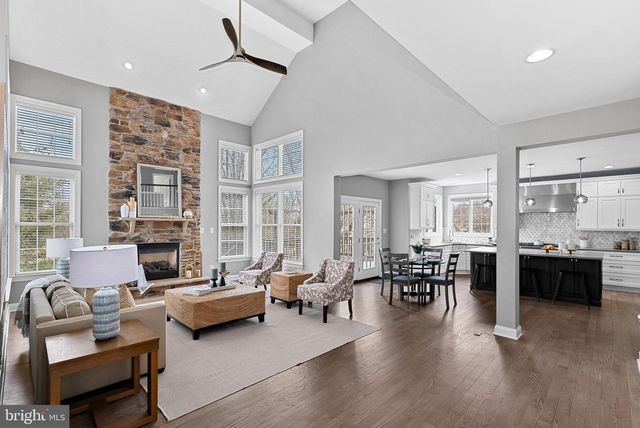 44020 RIVERPOINT DR, Leesburg, VA 20176