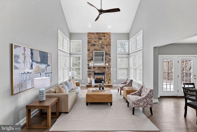 44020 RIVERPOINT DR, Leesburg, VA 20176