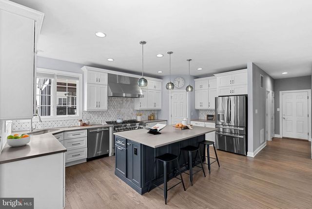 44020 RIVERPOINT DR, Leesburg, VA 20176