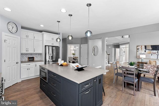 44020 RIVERPOINT DR, Leesburg, VA 20176