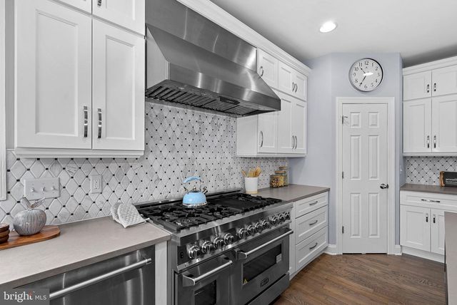 44020 RIVERPOINT DR, Leesburg, VA 20176