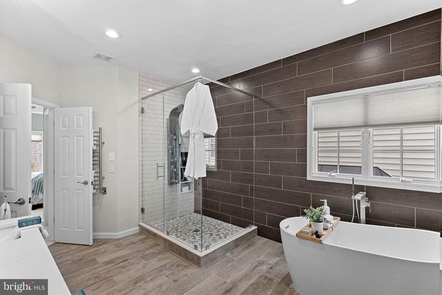 44020 RIVERPOINT DR, Leesburg, VA 20176