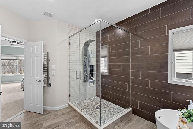 44020 RIVERPOINT DR, Leesburg, VA 20176