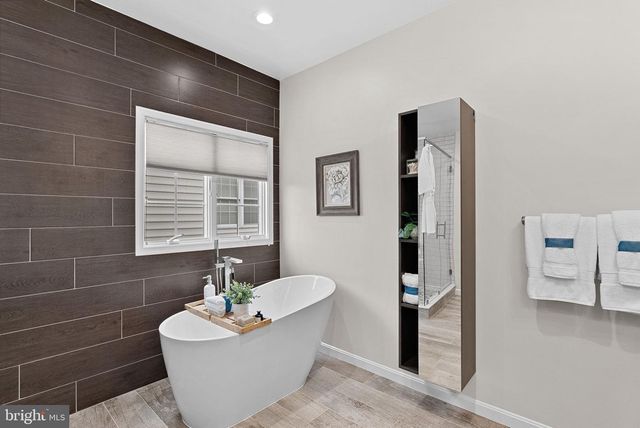 44020 RIVERPOINT DR, Leesburg, VA 20176