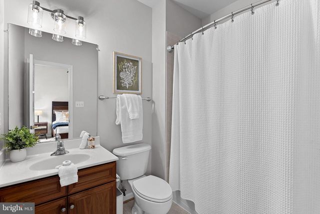 44020 RIVERPOINT DR, Leesburg, VA 20176