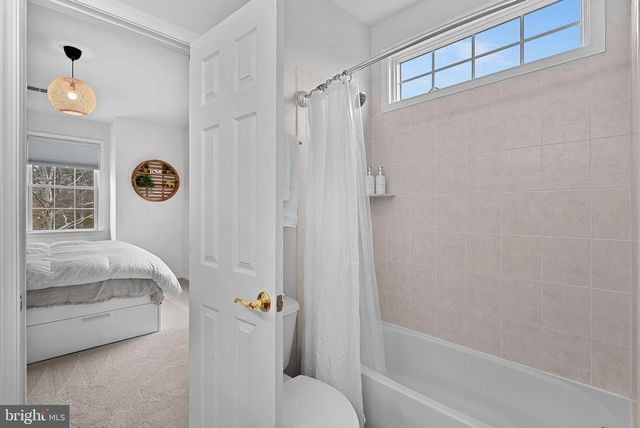 44020 RIVERPOINT DR, Leesburg, VA 20176