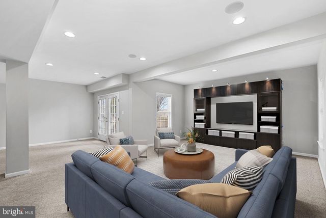 44020 RIVERPOINT DR, Leesburg, VA 20176