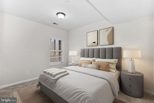 44020 RIVERPOINT DR, Leesburg, VA 20176