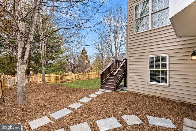 44020 RIVERPOINT DR, Leesburg, VA 20176