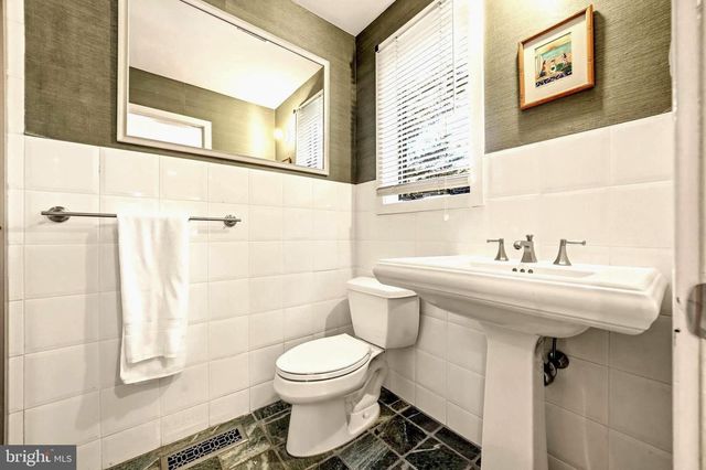 460 BROWNING LN, Cherry Hill, NJ 08003