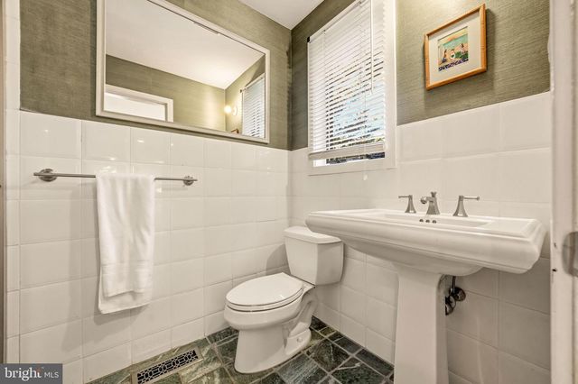 460 BROWNING LN, Cherry Hill, NJ 08003
