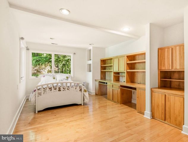 460 BROWNING LN, Cherry Hill, NJ 08003