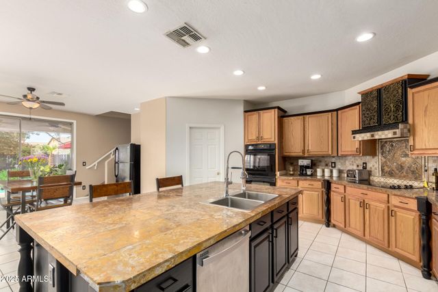 18402 E OAK HILL Lane, Queen Creek, AZ 85142