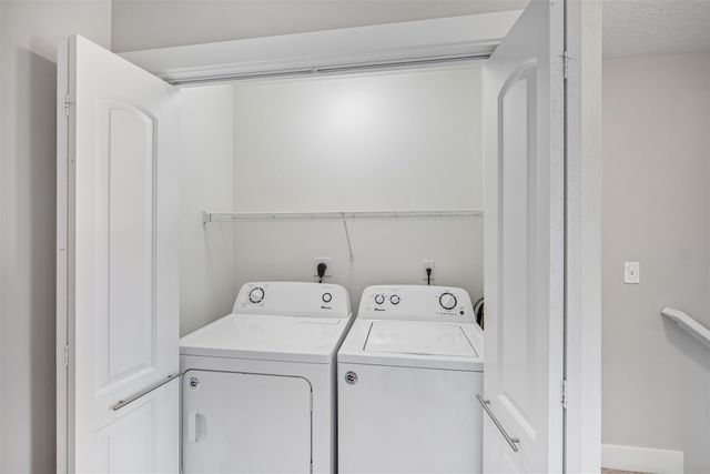 911 SW Springfield Drive, Ankeny, IA 50023