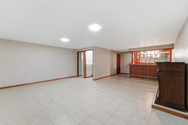 506 Nicholas Drive, Marshalltown, IA 50158