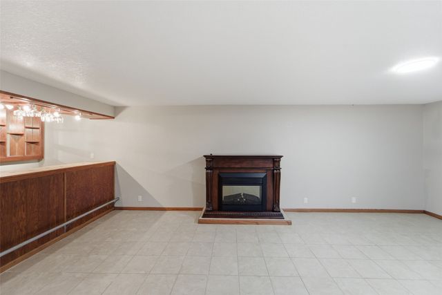 506 Nicholas Drive, Marshalltown, IA 50158