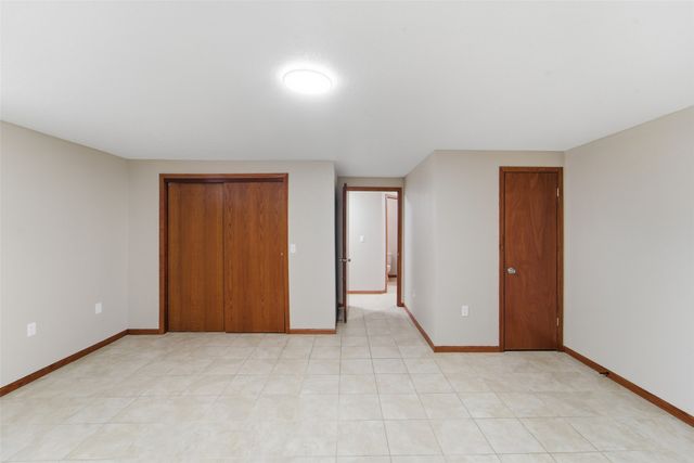 506 Nicholas Drive, Marshalltown, IA 50158