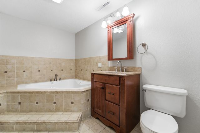 506 Nicholas Drive, Marshalltown, IA 50158