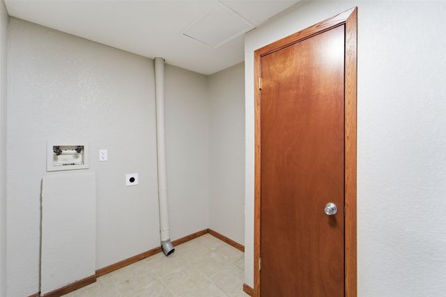 506 Nicholas Drive, Marshalltown, IA 50158