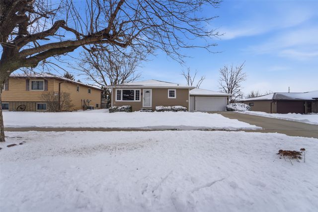 506 Nicholas Drive, Marshalltown, IA 50158