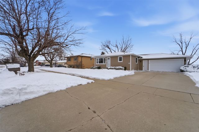 506 Nicholas Drive, Marshalltown, IA 50158