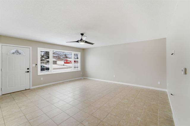 506 Nicholas Drive, Marshalltown, IA 50158