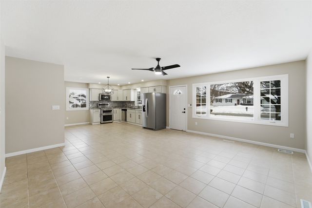 506 Nicholas Drive, Marshalltown, IA 50158