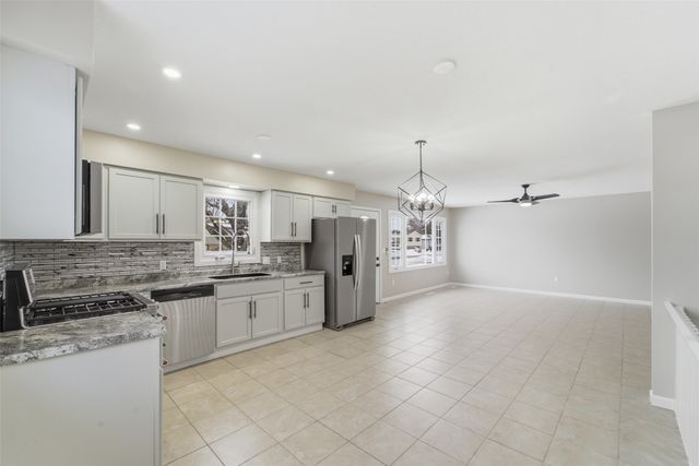 506 Nicholas Drive, Marshalltown, IA 50158