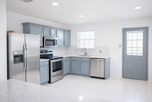 10008 Cougar Trail, Fort Worth, TX 76108