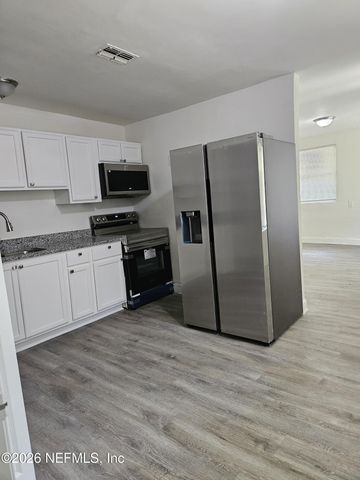 2416 JOHNSON Avenue, Jacksonville, FL 32207