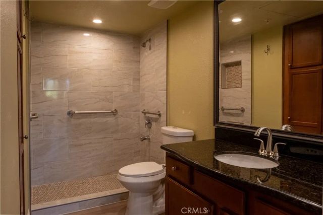 1035 La Terraza 104, Corona, CA 92879