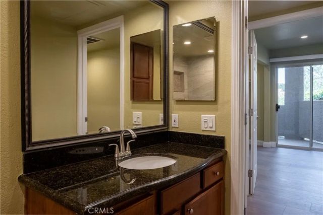 1035 La Terraza 104, Corona, CA 92879