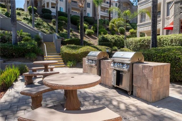 1035 La Terraza 104, Corona, CA 92879