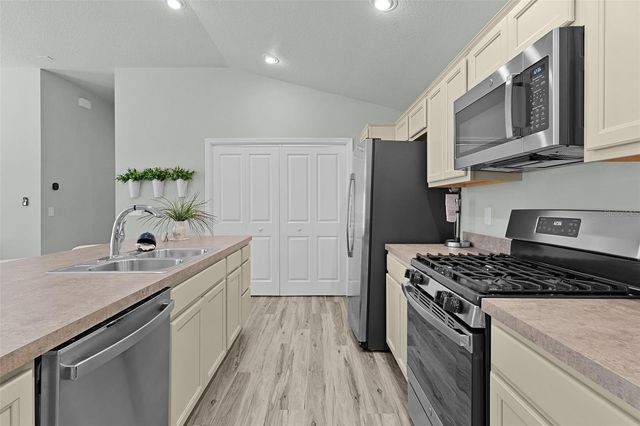 6262 SIVERSON TERRACE, The Villages, FL 32163