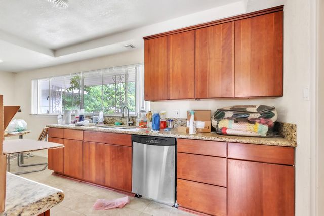 1260 El Sur Way, Sacramento, CA 95864