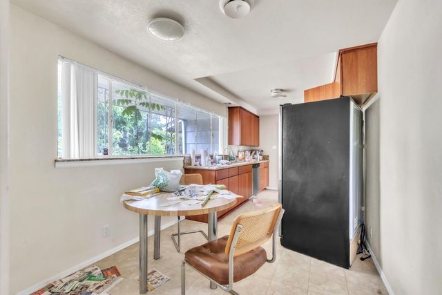 1260 El Sur Way, Sacramento, CA 95864