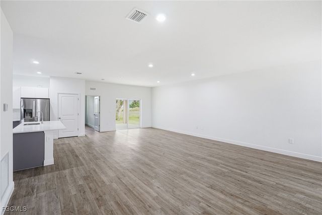 9011 Penny CIR, Labelle, FL 33935