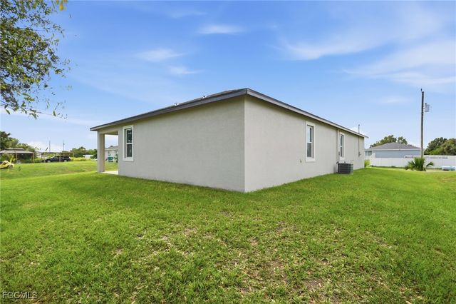 9011 Penny CIR, Labelle, FL 33935