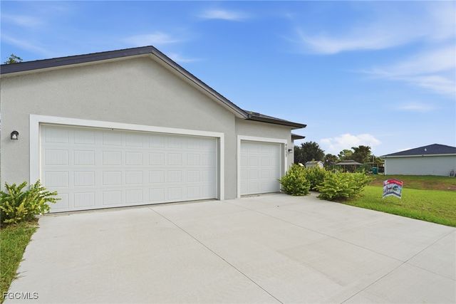 9011 Penny CIR, Labelle, FL 33935