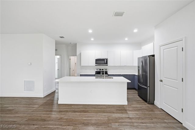 9011 Penny CIR, Labelle, FL 33935