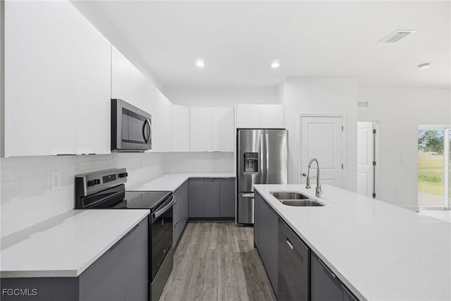 9011 Penny CIR, Labelle, FL 33935