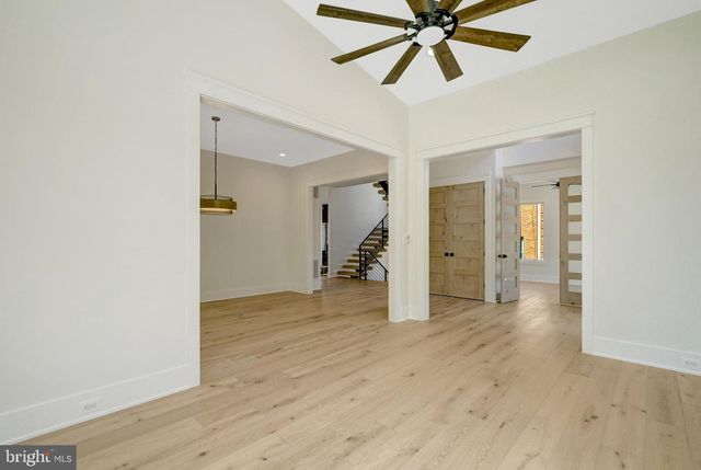 2816 N JEFFERSON ST, Arlington, VA 22207
