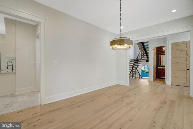 2816 N JEFFERSON ST, Arlington, VA 22207