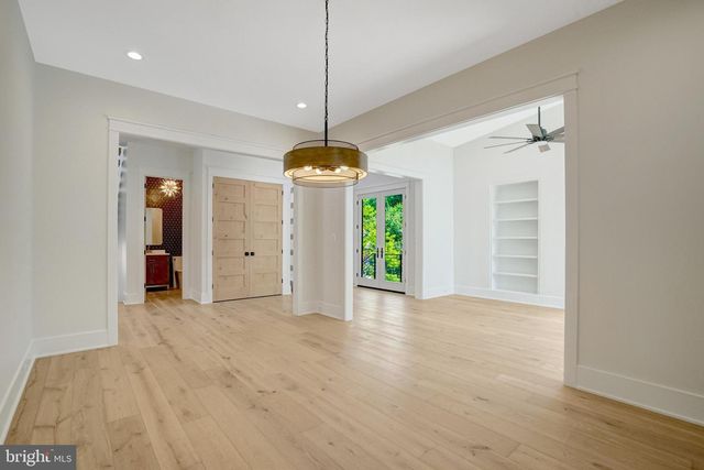 2816 N JEFFERSON ST, Arlington, VA 22207